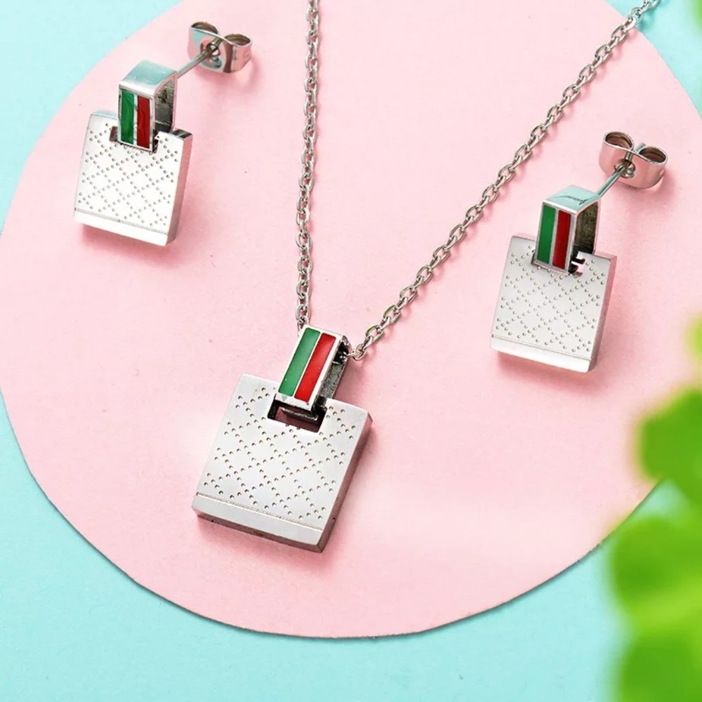 Jewerly set stainless steel.